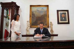 Gobierno estatal dona inmueble al Colegio de Notarios de Puebla