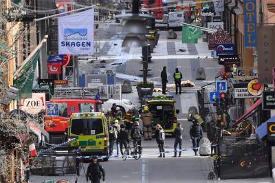 Suman cuatro muertos y 15 heridos por ataque en Estocolmo