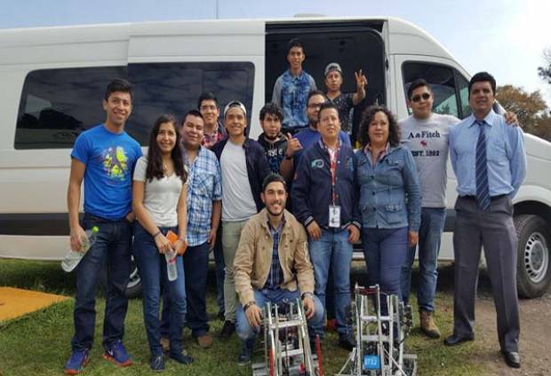 Estudiantes de la UT de Xicotepec ganan concurso nacional de robótica