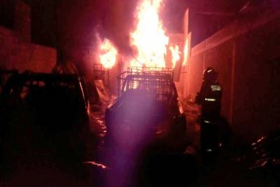 FOTOS: Arde bodega de huachicol en Tepeaca