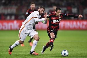 Chicharito y Leverkusen enfrentan a Roma en la Champions League