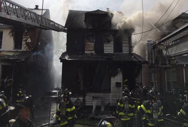 Mueren cinco personas calcinadas al incendiarse vivienda en Nueva York