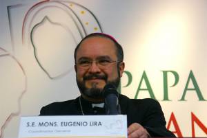 Obispo auxiliar de Puebla coordina la visita del Papa Francisco a México