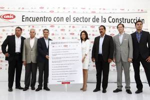 Blanca Alcalá se reúne con constructores afiliados a la CMIC