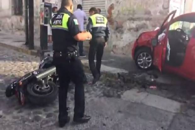 Muere policía de Puebla tras impactar su motocicleta contra vehículo en Analco