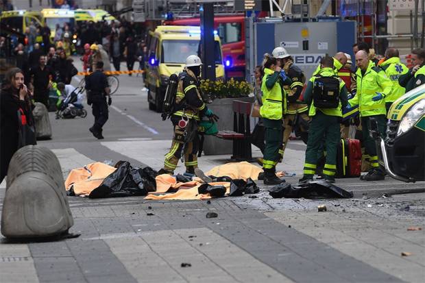 Dos muertos por ataque terrorista con un camión en Estocolmo