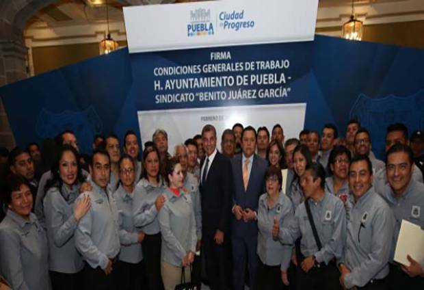 Tony Gali aumenta 5% los salarios de los trabajadores del ayuntamiento de Puebla