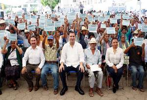 RMV inaugura obras en Acatlán