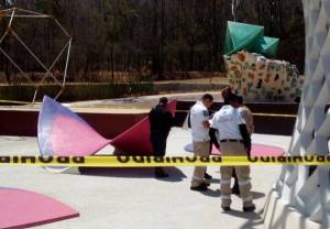 FOTOS: Murió niña tras caer en área de juegos en el Parque Flor del Bosque