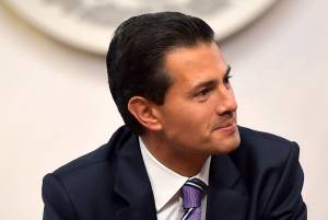 Peña Nieto, de plagiador a presidente, acusa reportaje