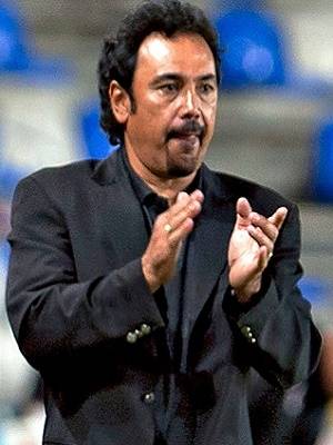 Hugo Sánchez compraría al Club Puebla