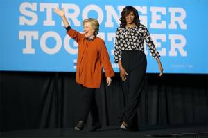 Hillary Clinton refuerza campaña con Michelle Obama