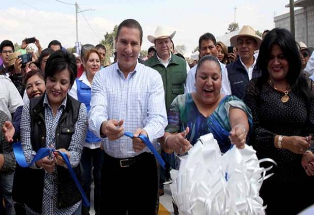 RMV acompaña a alcaldesa del Edomex a inauguración de obras