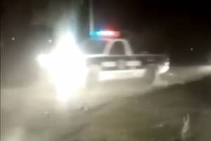 VIDEO: Policías municipales escoltan a chupaductos en Los Reyes de Juárez, Puebla