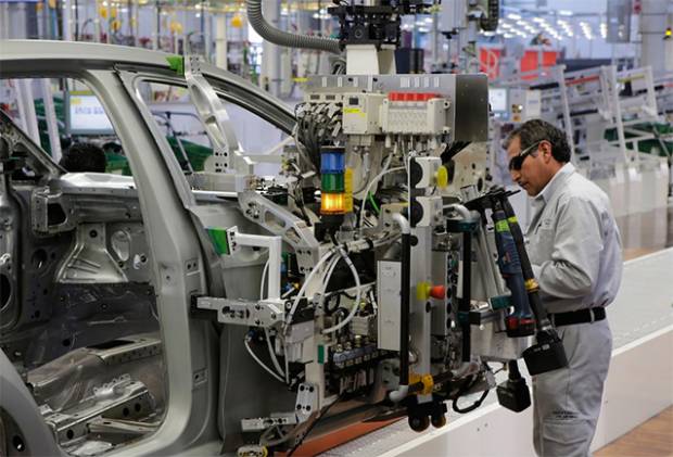 Volkswagen admite alteraciones en modelos ensamblados en Puebla