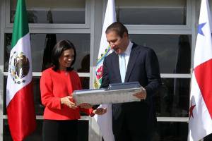 Rafael Moreno Valle recibe a Isabel Saint, vicepresidenta de Panamá
