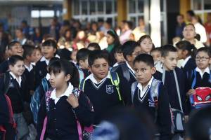 Más de 1.5 millones de alumnos regresan a clases en Puebla