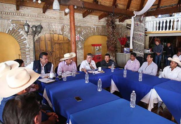 Tony Gali se compromete a fortalecer el trabajo de los cañeros de Puebla