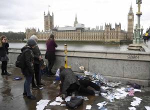 Suman 5 muertos y 40 heridos por ataque terrorista en Londres