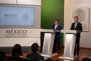 Peña Nieto corrige a legisladores y veta Ley 3de3