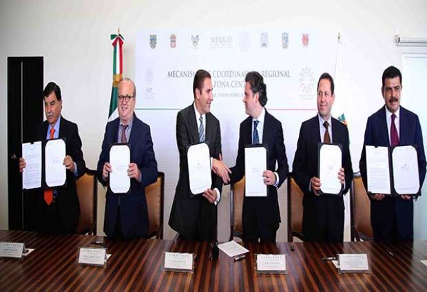 Gobernadores firman en Puebla pacto con SEP a favor de reforma educativa