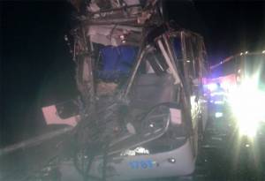 Un muerto y 20 heridos por choque de autobús en la Puebla-Orizaba