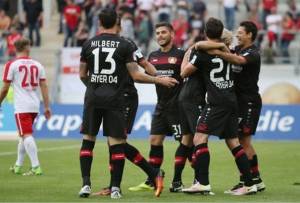 VIDEO: Chicharito sigue anotando con el Leverkusen