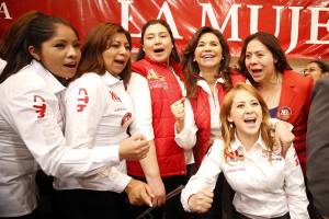Blanca Alcalá reaparece para celebrar a trabajadoras del Stirt