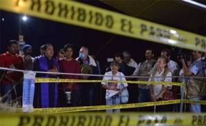 Exhuman 117 cuerpos, entre ellos feto y 2 niños, en Tetelcingo