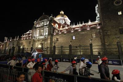Música, diversión y nieve en el Mundo de los Deseos Puebla 2015