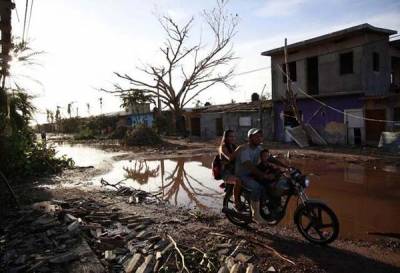 Cae árbol sobre dos mujeres, las víctimas de “Patricia” en Jalisco
