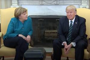 VIDEO: Trump le niega “apretón de manos” a Angela Merkel