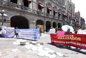 Pacientes del IMSS Puebla exigen solución a deficiencias en procesos de diálisis