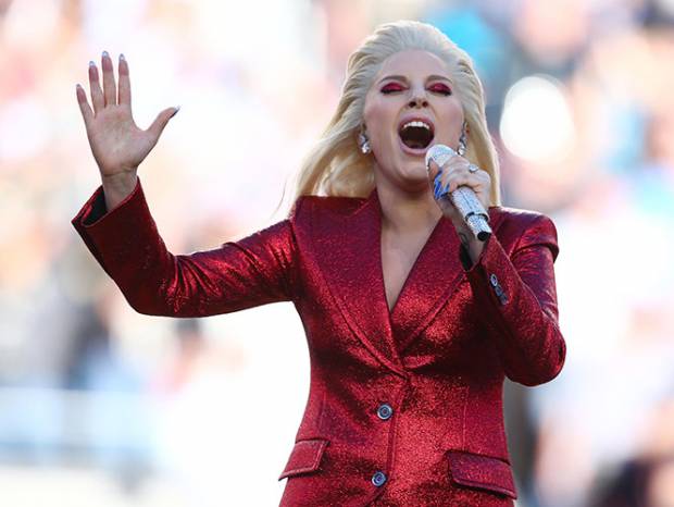 VIDEO: Lady Gaga interpretó himno de EU en el Super Bowl L