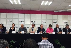 INE descarta atraer elecciones en Puebla y aprueba trabajo del IEE