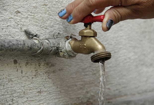 En Atlixco, la tarifa del agua potable subió hasta 3,500%, denuncian vecinos