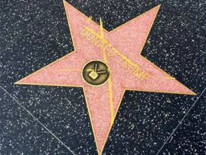 Donald Trump: Tachan su estrella del Paseo de la Fama de Hollywood