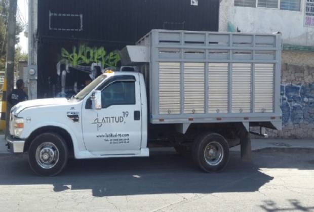Policía de Puebla recuperó 6 mil litros de combustible robado y camionetas en operativos