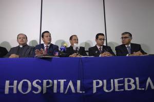 Arzobispo de Puebla recibe alta médica tras sobrevivir a infarto