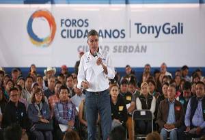 Tony Gali realiza Foro Ciudadano en Ciudad Serdán