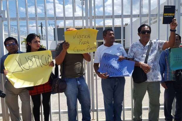 Periodistas protestan por asesinato de un reportero en Guerrero