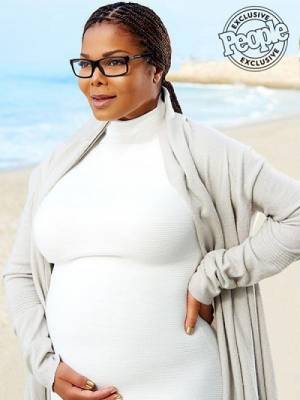 Janet Jackson presume foto de su embarazo a los 50 años
