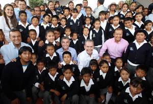 Puebla inicia el programa Escuelas al Cien; se dignificarán mil 377 planteles