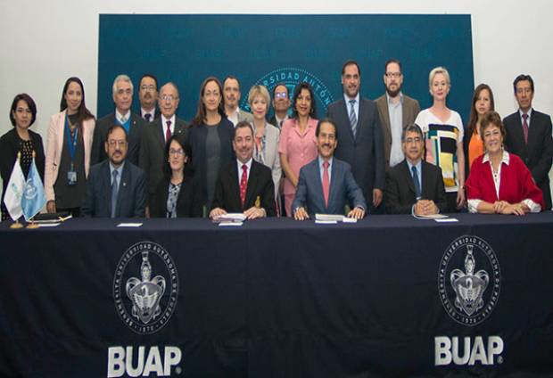 Rector de la BUAP inaugura Foro de Responsabilidad Social de Universidades Mexicanas