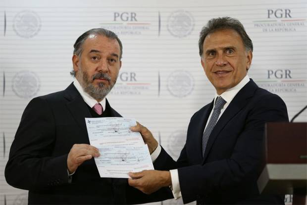 PGR entrega a Veracruz 171 mdp decomisados a Javier Duarte