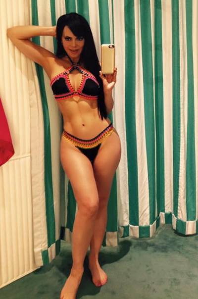 Maribel Guardia prendió Facebook con sexy fotografía en bikini