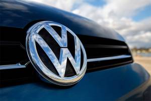 Multan a VW con 28 mmdd en EU por fraude en motores