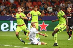 Chicharito y Leverkusen regalaron empate 2-2 al CSKA Moscú