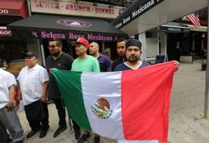Gobierno pide calma a migrantes de Puebla ante triunfo de Donald Trump