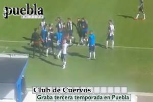Club de Cuervos, graba tercera temporada en el Estadio Cuauhtémoc de Puebla